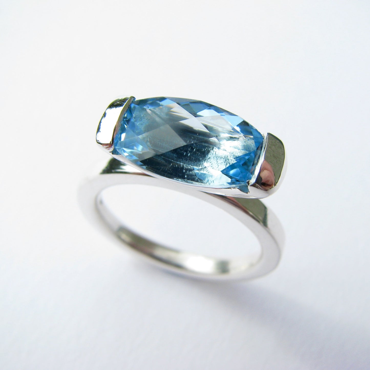 Silver gemstone Lavo ring