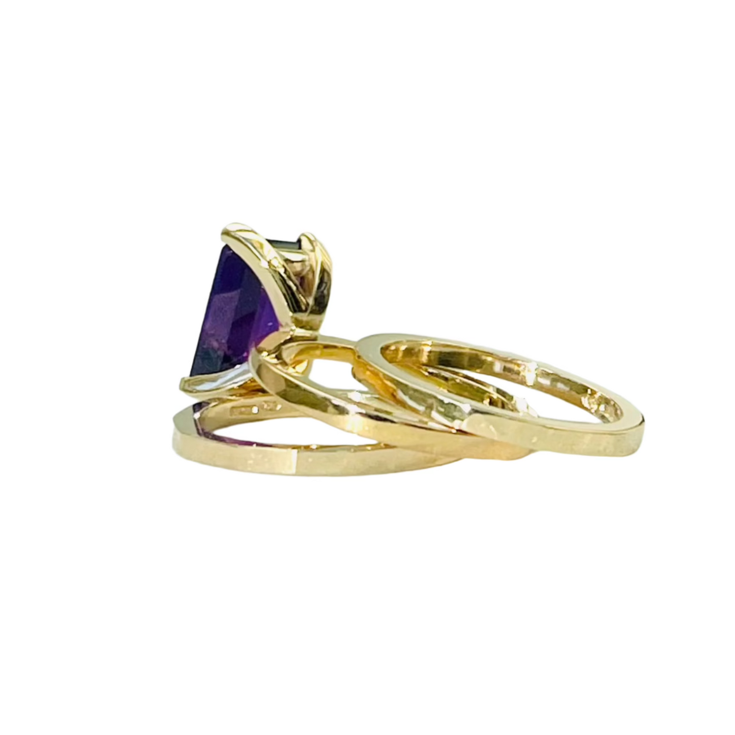 9ct gold Amethyst ring.