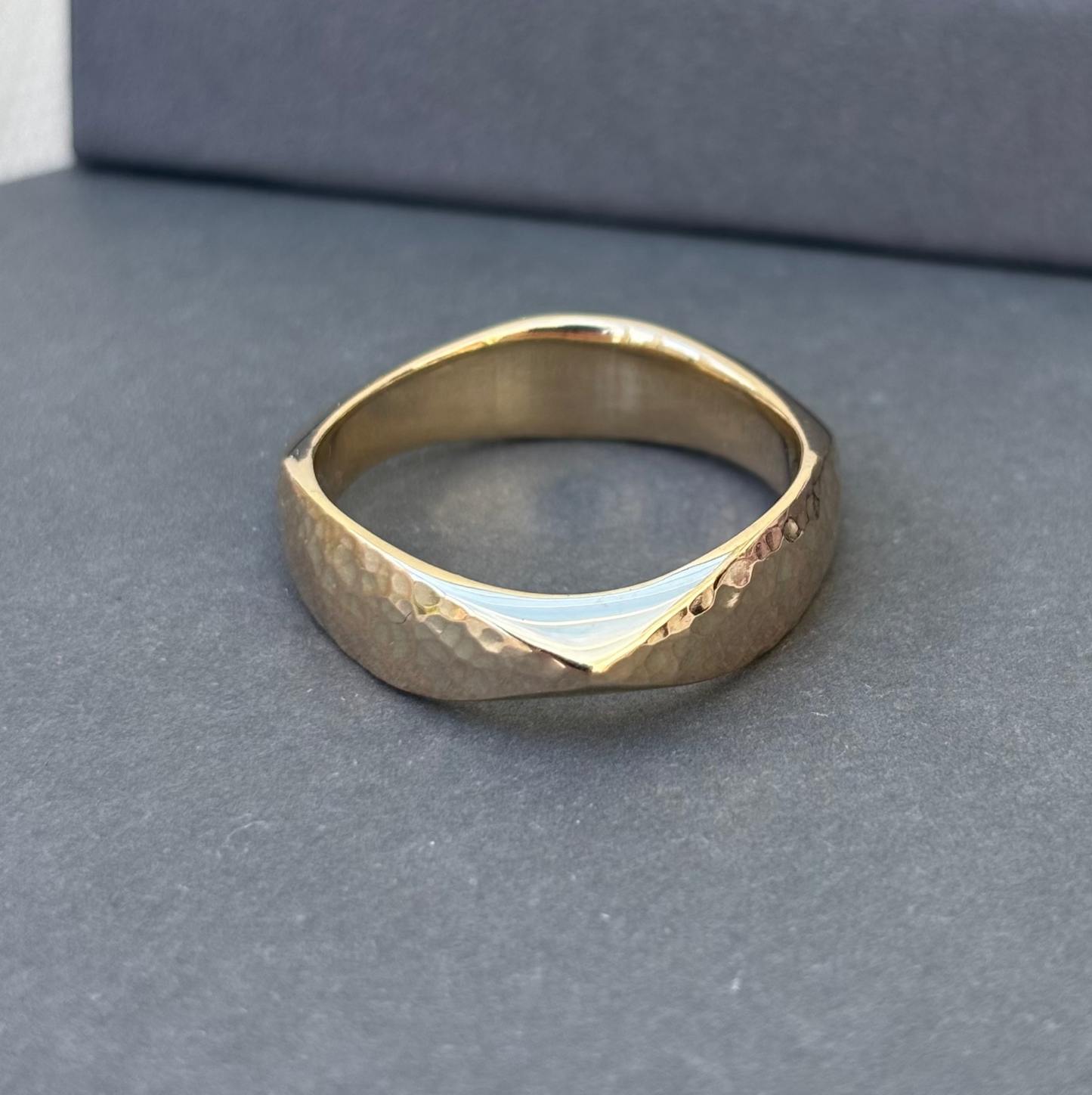 9ct gold Wide flow ring