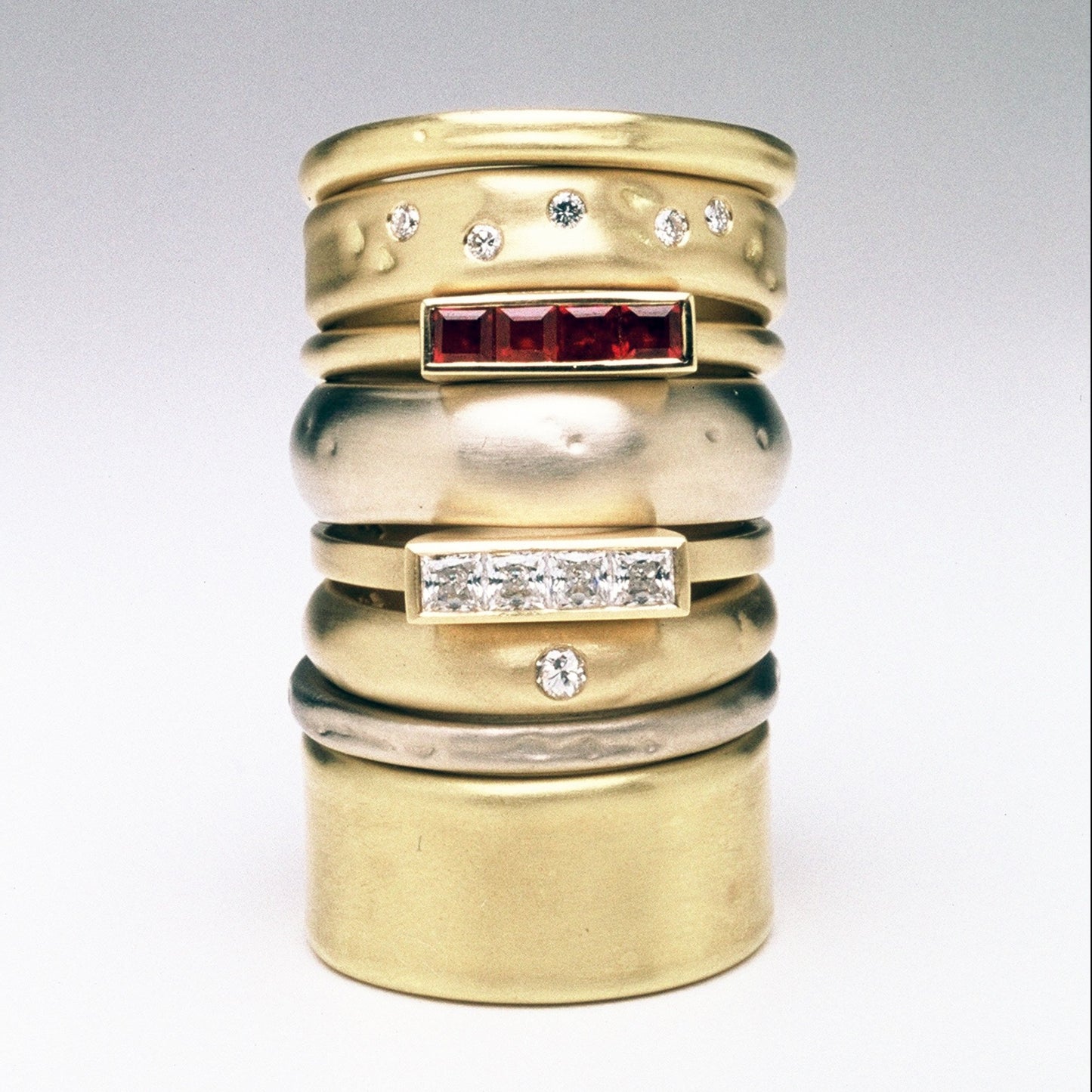 18ct gold signature Molten ring