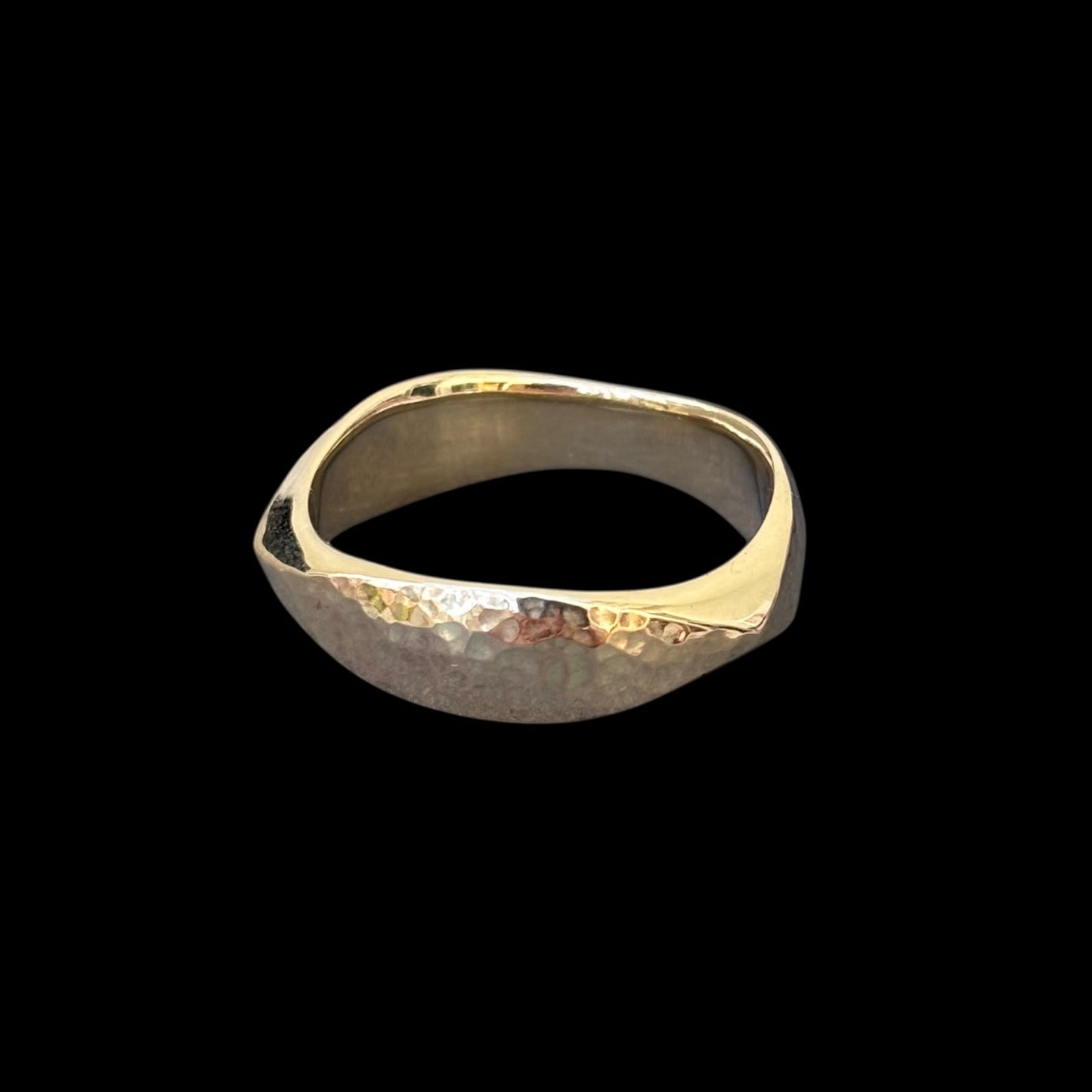 9ct gold Wide flow ring