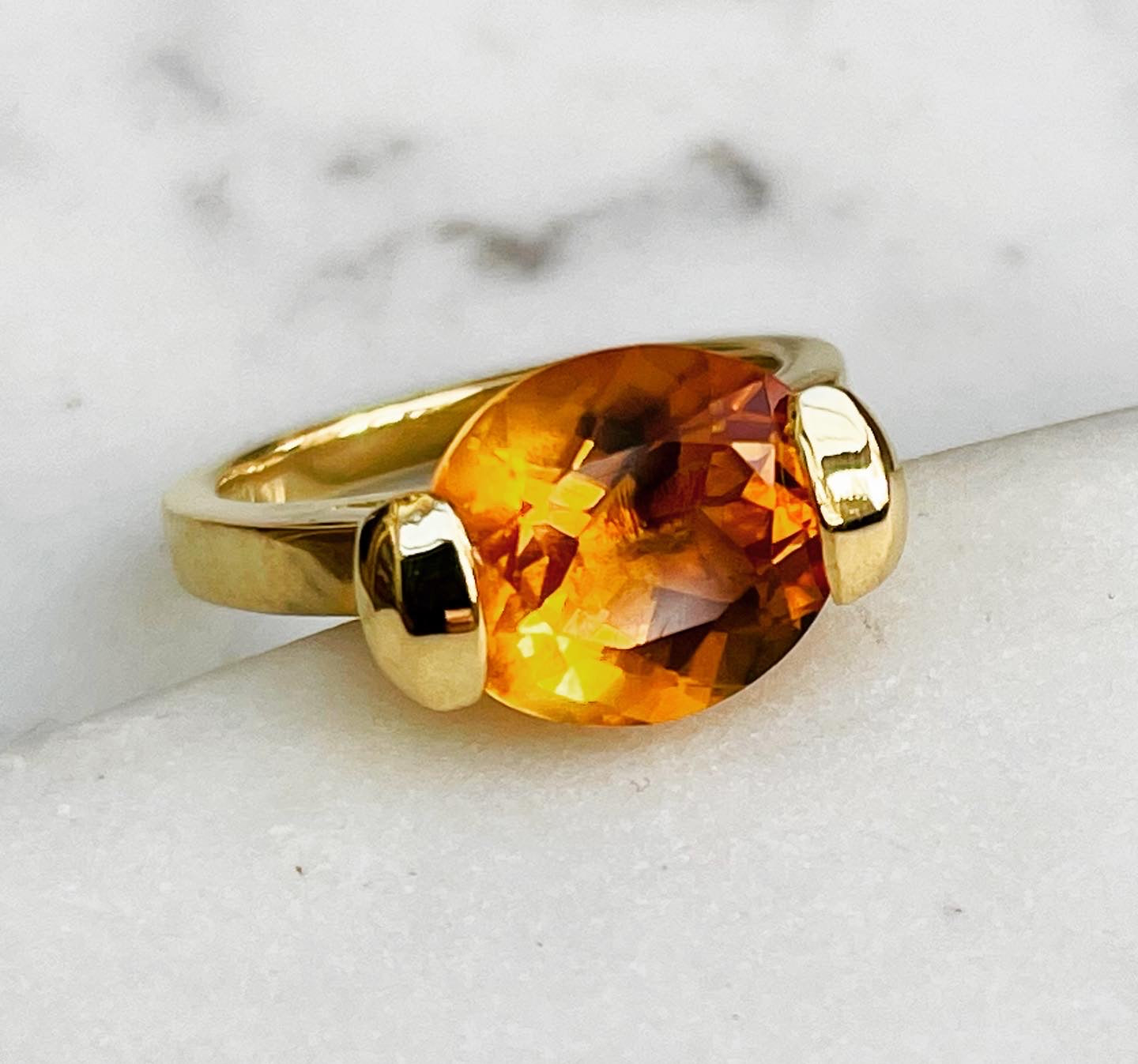 9ct gold oval gemstone ring